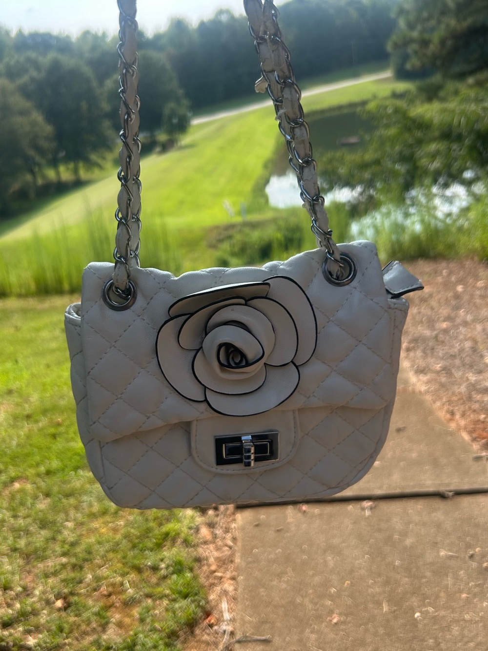 Mellow World White Quilted Chain Shoulder Bag 3D Flower Y2K Purse